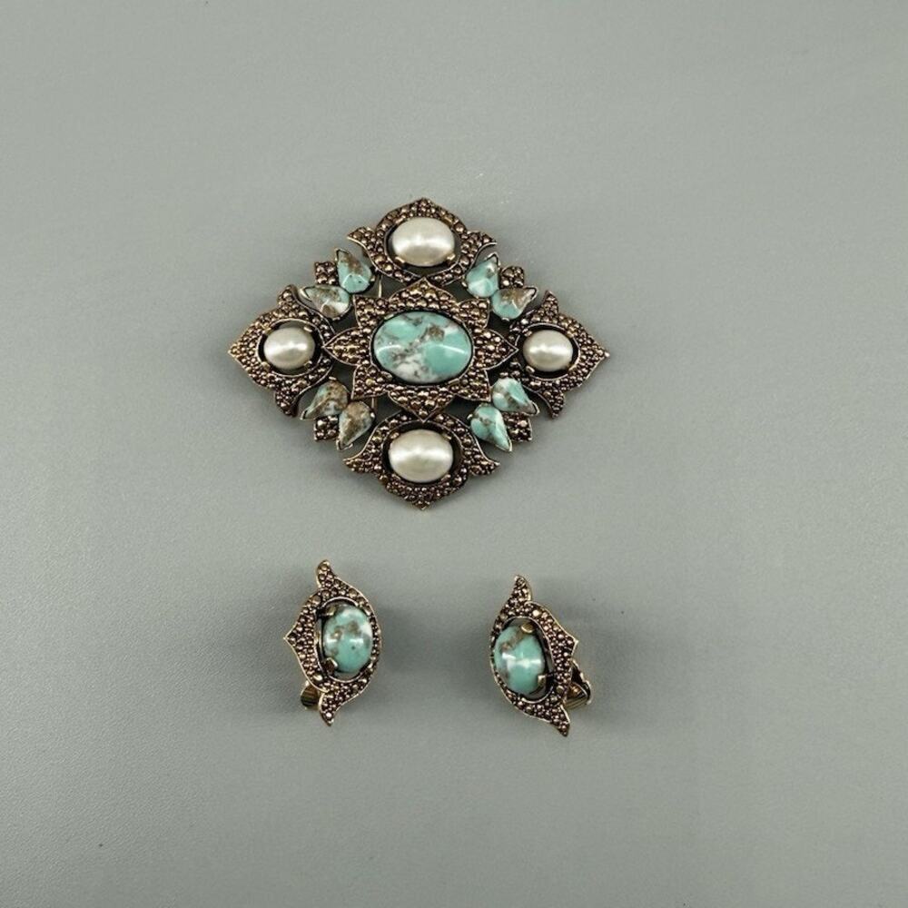 Vintage 1968 Sarah Coventry Remembrance Faux Turquoise Pearl Brooch Earrings Set